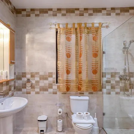 Marsaskala 3br With Balconies, Malta Lägenhet