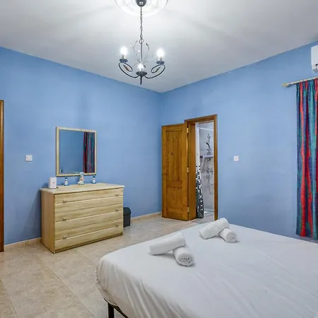 Marsaskala 3br With Balconies, Malta
