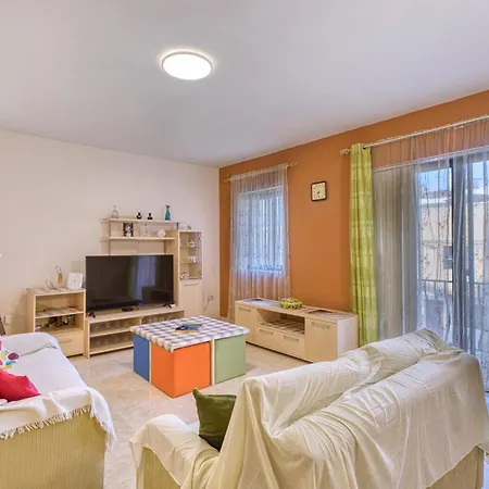 Marsaskala 3br With Balconies, Malta
