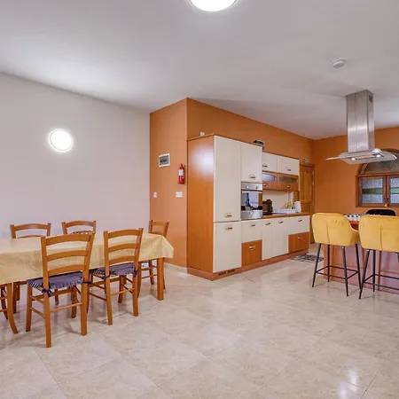 Marsaskala 3br With Balconies, Malta Lägenhet