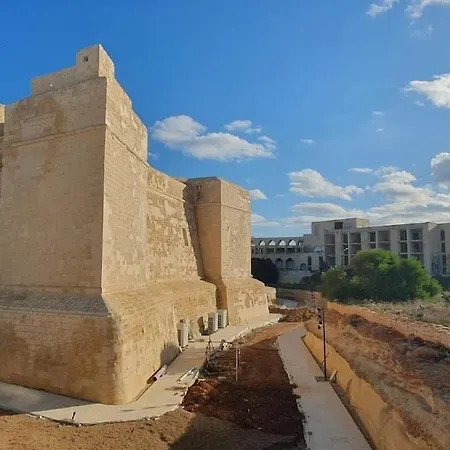 Lägenhet Marsaskala 3br With Balconies, Malta